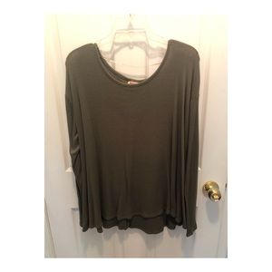 Women’s Flowy Long Sleeve Top